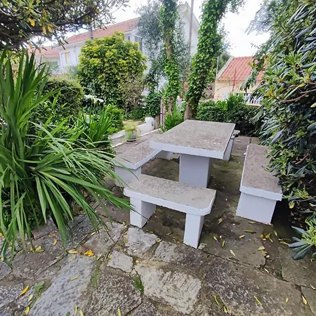 Cascais, T2 With Great Garden In Estoril, Livramento *