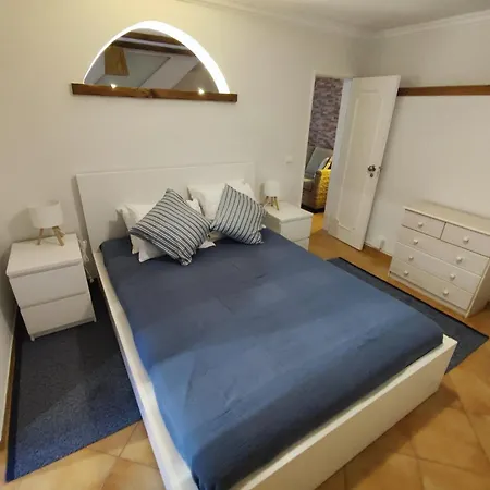 Apartment Cascais, T2 With Great Garden In Estoril, Livramento Estoril