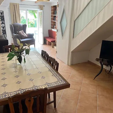 Cascais, T2 With Great Garden In Estoril, Livramento *