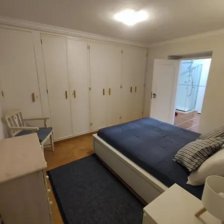 Apartamento Cascais, T2 With Great Garden In Estoril, Livramento
