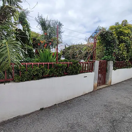 Apartment Cascais, T2 With Great Garden In Estoril, Livramento *