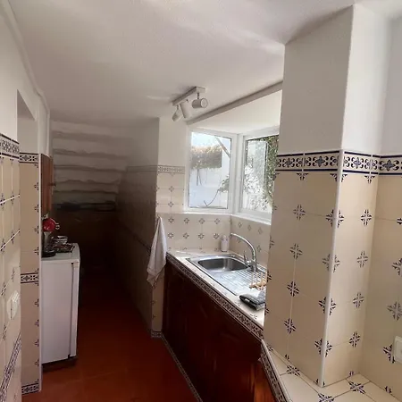 Apartamento Cascais, T2 With Great Garden In Estoril, Livramento *