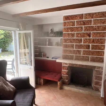 Apartment Cascais, T2 With Great Garden In Estoril, Livramento