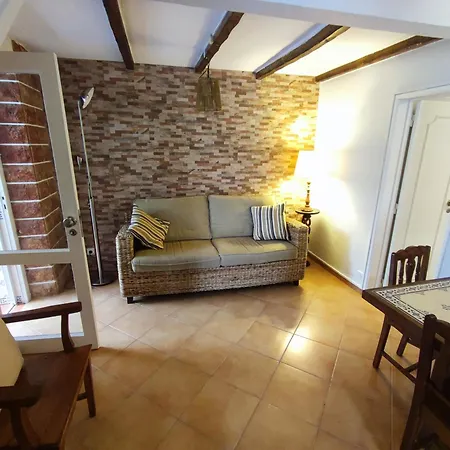 Apartment Cascais, T2 With Great Garden In Estoril, Livramento Estoril