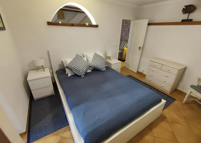 Apartamento Cascais, T2 With Great Garden In Estoril, Livramento Estoril