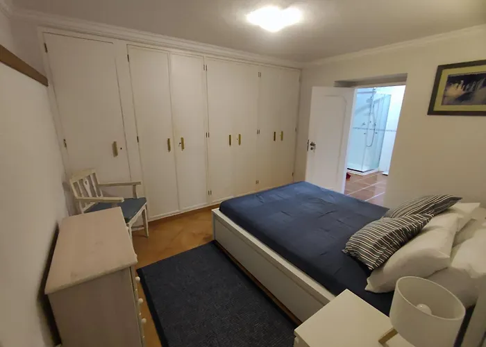 Apartamento Cascais, T2 With Great Garden In Estoril, Livramento