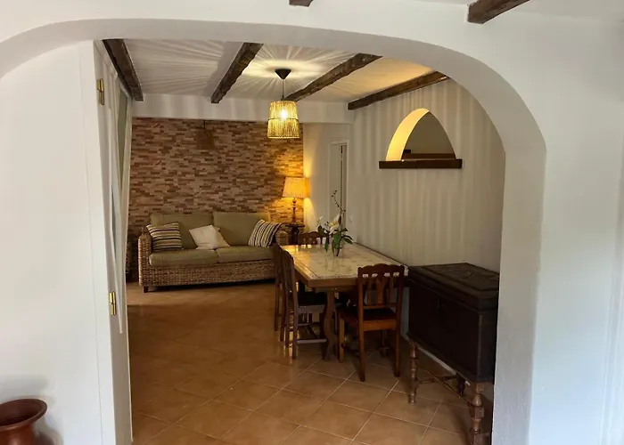 Cascais, T2 With Great Garden In Estoril, Livramento Apartamento