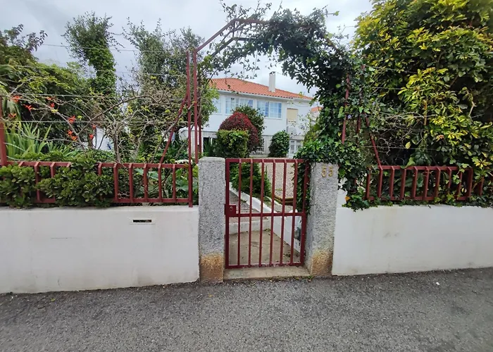 Apartamento Cascais, T2 With Great Garden In Estoril, Livramento