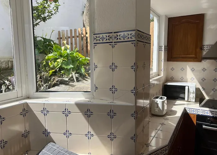Cascais, T2 With Great Garden In Estoril, Livramento *