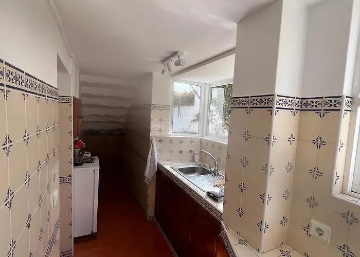 Apartamento Cascais, T2 With Great Garden In Estoril, Livramento *