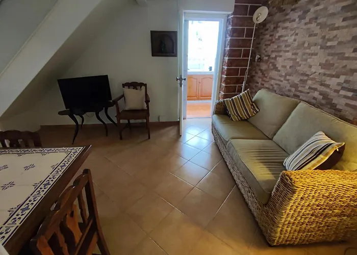 Cascais, T2 With Great Garden In Estoril, Livramento * Estoril