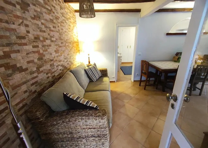 Cascais, T2 With Great Garden In Estoril, Livramento * Estoril