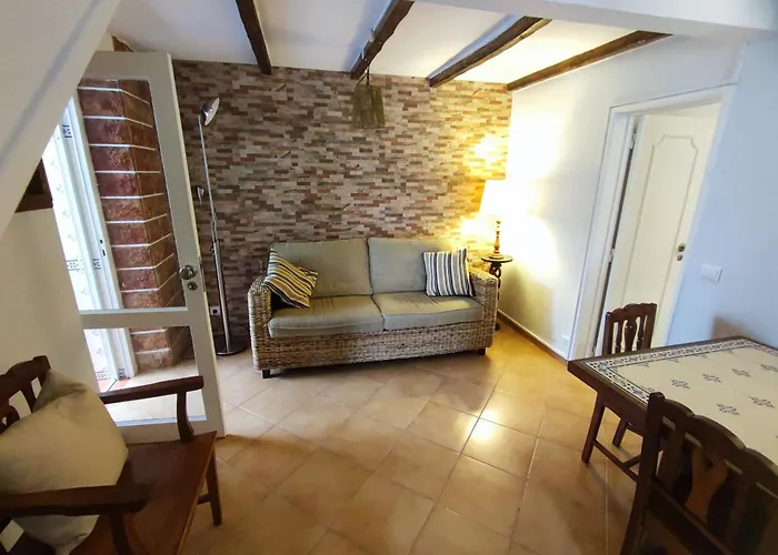 Apartamento Cascais, T2 With Great Garden In Estoril, Livramento Estoril